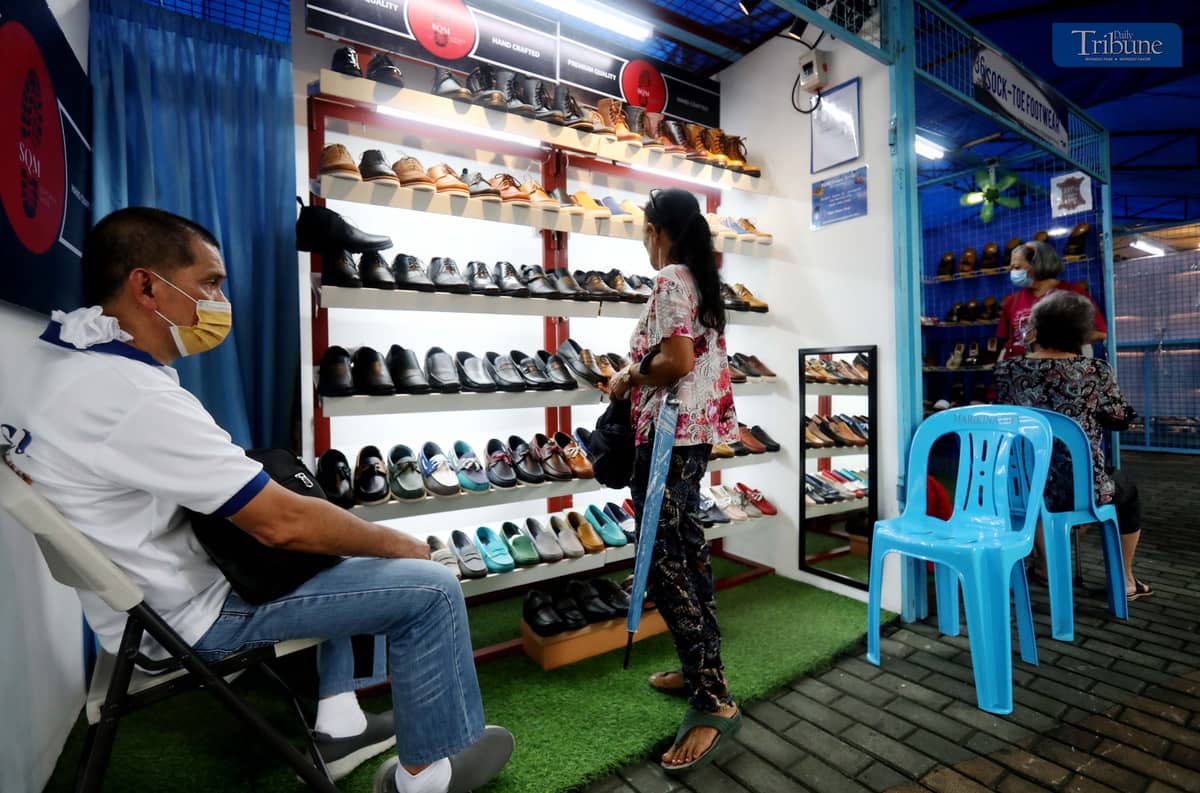 TRIBUNE-shoe bazaar